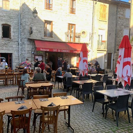 Cafe Du Commerce Genolhac 外观 照片