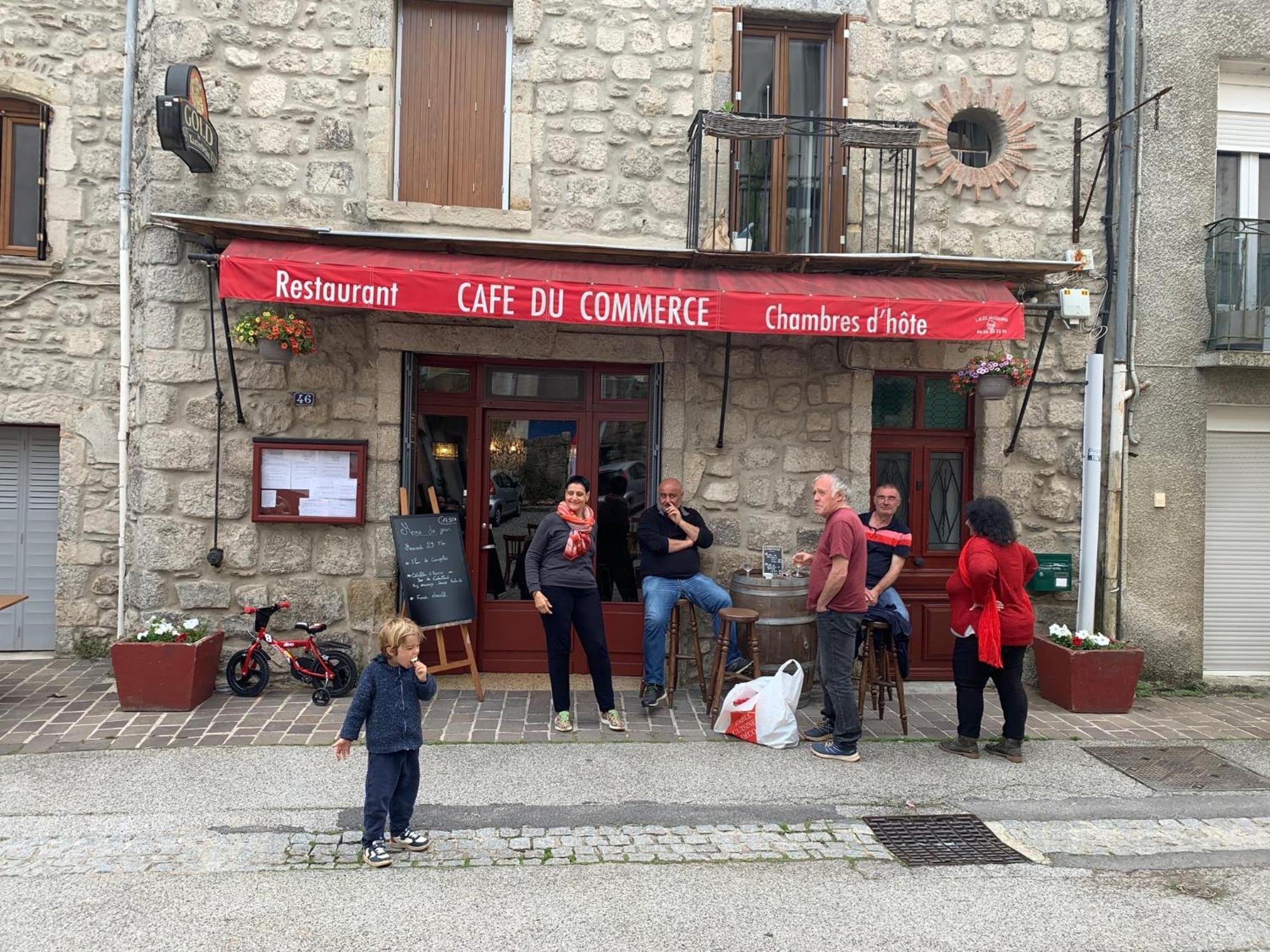 Cafe Du Commerce Genolhac 外观 照片