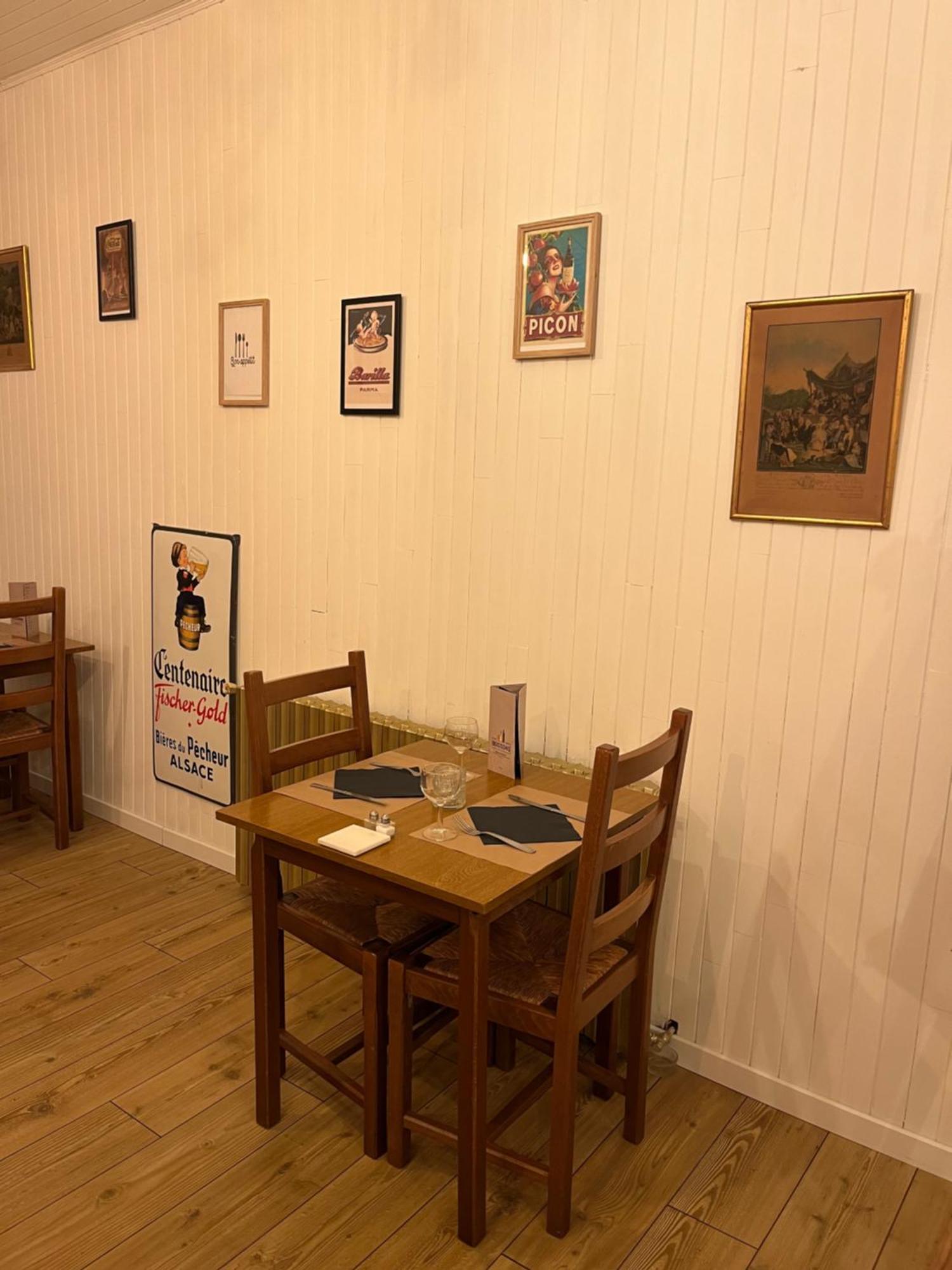 Cafe Du Commerce Genolhac 外观 照片